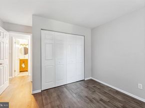 3322 Woodburn Village Drive 13, Annandale VA 22003