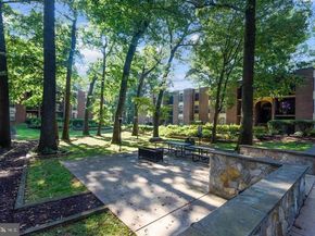 3322 Woodburn Village Drive 13, Annandale VA 22003