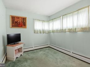 55 Canoebirch Road, Levittown PA 19057
