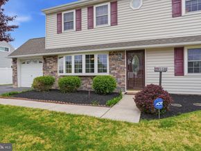 55 Canoebirch Road, Levittown PA 19057