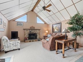 55 Canoebirch Road, Levittown PA 19057