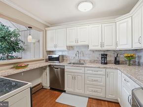 55 Canoebirch Road, Levittown PA 19057