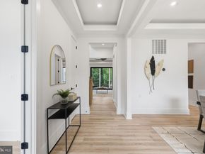 901 Meadow Lane SW, Vienna VA 22180