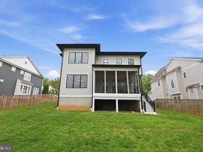 901 Meadow Lane SW, Vienna VA 22180