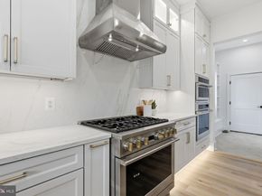 901 Meadow Lane SW, Vienna VA 22180
