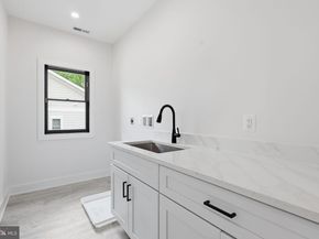 901 Meadow Lane SW, Vienna VA 22180