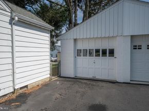 1305 Center Road, Drexel Hill PA 19026