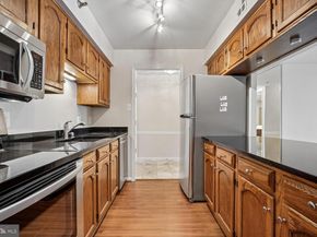1301 N Courthouse Road 1612, Arlington VA 22201
