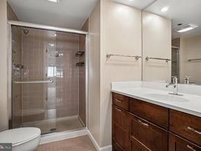 1301 N Courthouse Road 1612, Arlington VA 22201