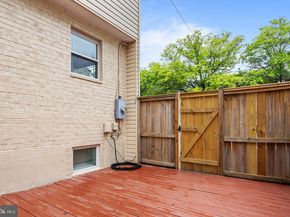 28 S Floyd Street, Alexandria VA 22304