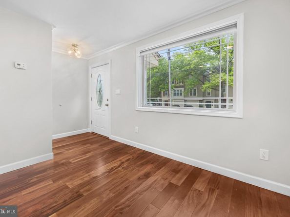 28 S Floyd Street, Alexandria VA 22304