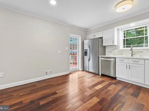 28 S Floyd Street, Alexandria VA 22304