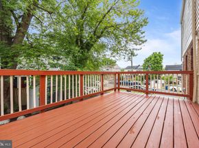 28 S Floyd Street, Alexandria VA 22304