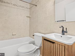 28 S Floyd Street, Alexandria VA 22304