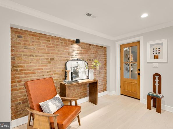647 G Street SE 2, Washington DC 20003
