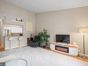 4551 Strutfield Lane 4414, Alexandria VA 22311