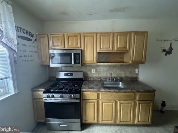 6409 N Woodstock Street, Philadelphia PA 19138