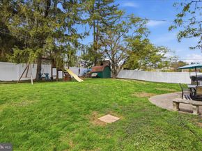 20 N Malin Road, Broomall PA 19008