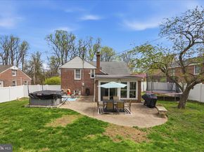 20 N Malin Road, Broomall PA 19008