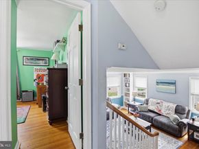 20 N Malin Road, Broomall PA 19008