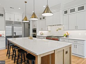 352 Ayr Hill Avenue NE, Vienna VA 22180