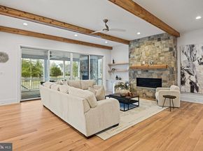 352 Ayr Hill Avenue NE, Vienna VA 22180