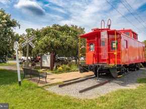 352 Ayr Hill Avenue NE, Vienna VA 22180