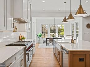 352 Ayr Hill Avenue NE, Vienna VA 22180