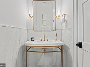 352 Ayr Hill Avenue NE, Vienna VA 22180