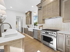 14 E Monroe Avenue, Alexandria VA 22301