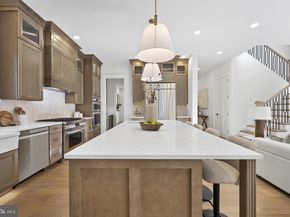 14 E Monroe Avenue, Alexandria VA 22301