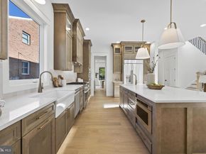 14 E Monroe Avenue, Alexandria VA 22301