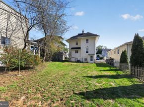 43 W Central Avenue, Paoli PA 19301