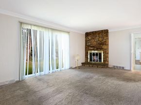 1086 Gravel Hill Road, Huntingdon Valley PA 19006
