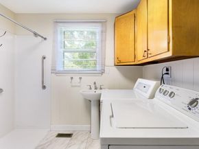 1086 Gravel Hill Road, Huntingdon Valley PA 19006