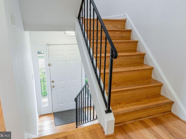 250 Aspen Street, Alexandria VA 22305