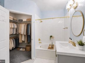 4560 Strutfield Lane 1110, Alexandria VA 22311