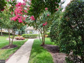 4560 Strutfield Lane 1110, Alexandria VA 22311