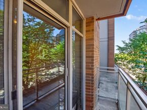 88 V Street SW 213, Washington DC 20024
