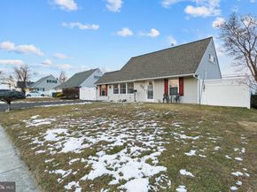 90 Cobalt Ridge Drive E E, Levittown PA 19057