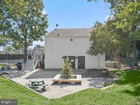 5300 Holmes Run Parkway 402, Alexandria VA 22304