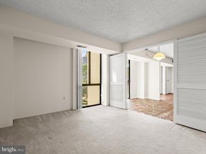 5300 Holmes Run Parkway 402, Alexandria VA 22304