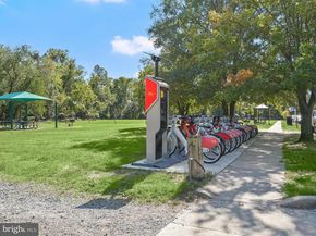 5300 Holmes Run Parkway 402, Alexandria VA 22304