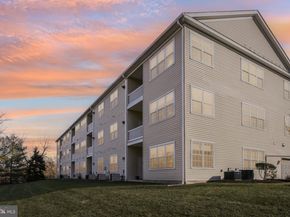 4 Falcon Drive UNIT 302, Holland PA 18966