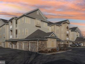 4 Falcon Drive UNIT 302, Holland PA 18966