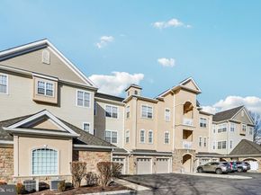 4 Falcon Drive UNIT 302, Holland PA 18966