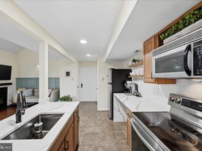 805 Locust Street 6, Herndon VA 20170