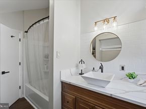 805 Locust Street 6, Herndon VA 20170