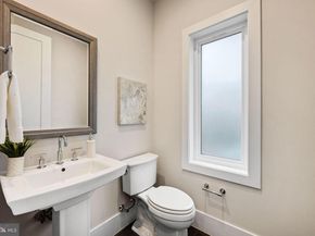 2822 Telek Place, Alexandria VA 22314