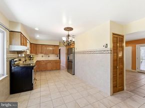 77 Gaping Rock Road, Levittown PA 19057